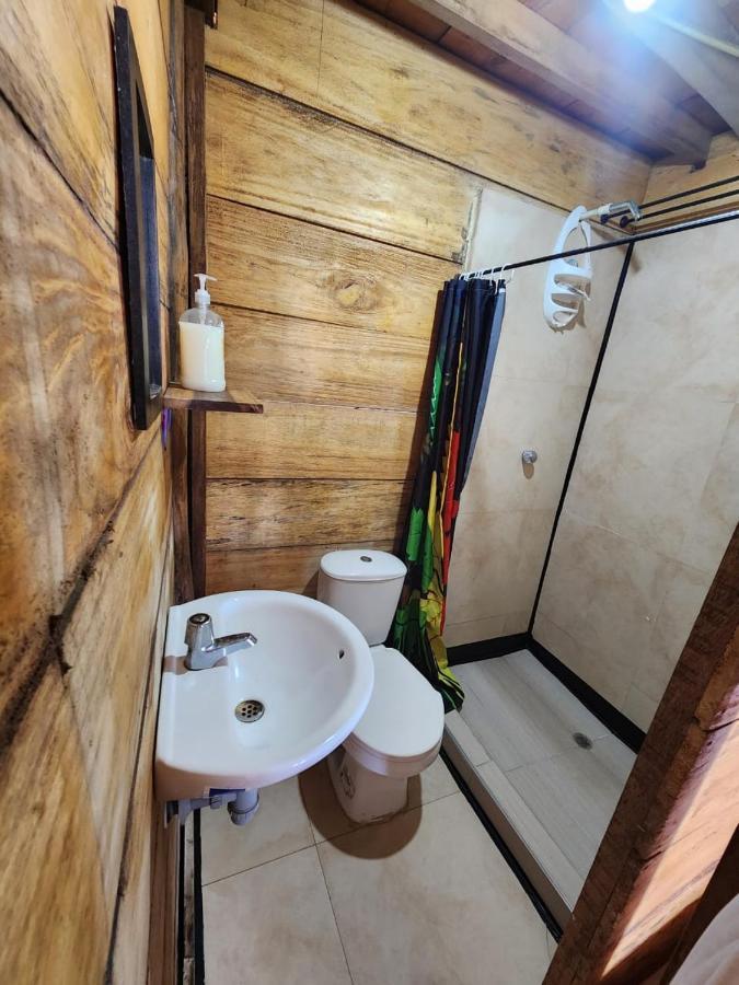Guachaca El Almendron Beach Hostel מראה חיצוני תמונה